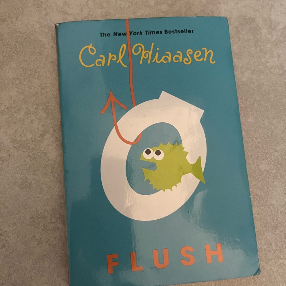 Flush by Carl Hiaasen - Blue Cover